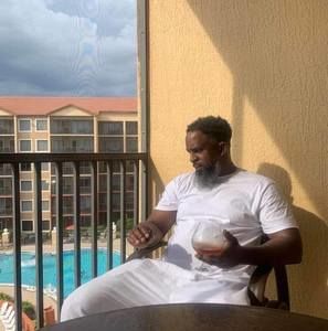 Meet your Posher, Troy